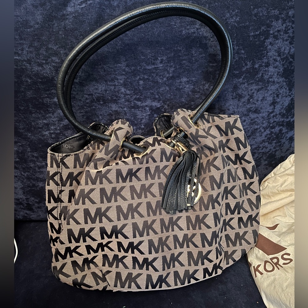 Michael kors round handled hobo handbag